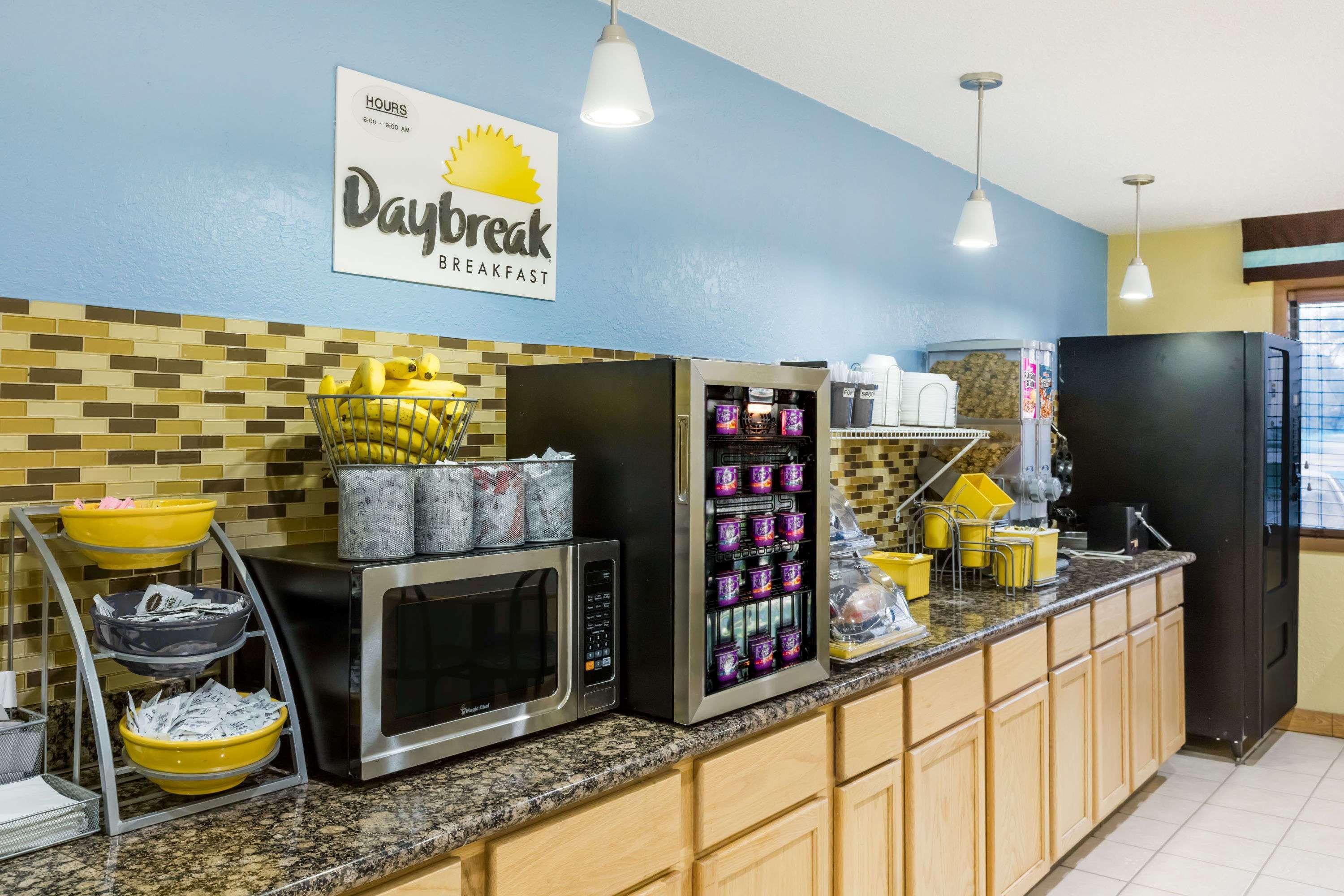 Days Inn By Wyndham Ankeny - Des Moines Eksteriør billede